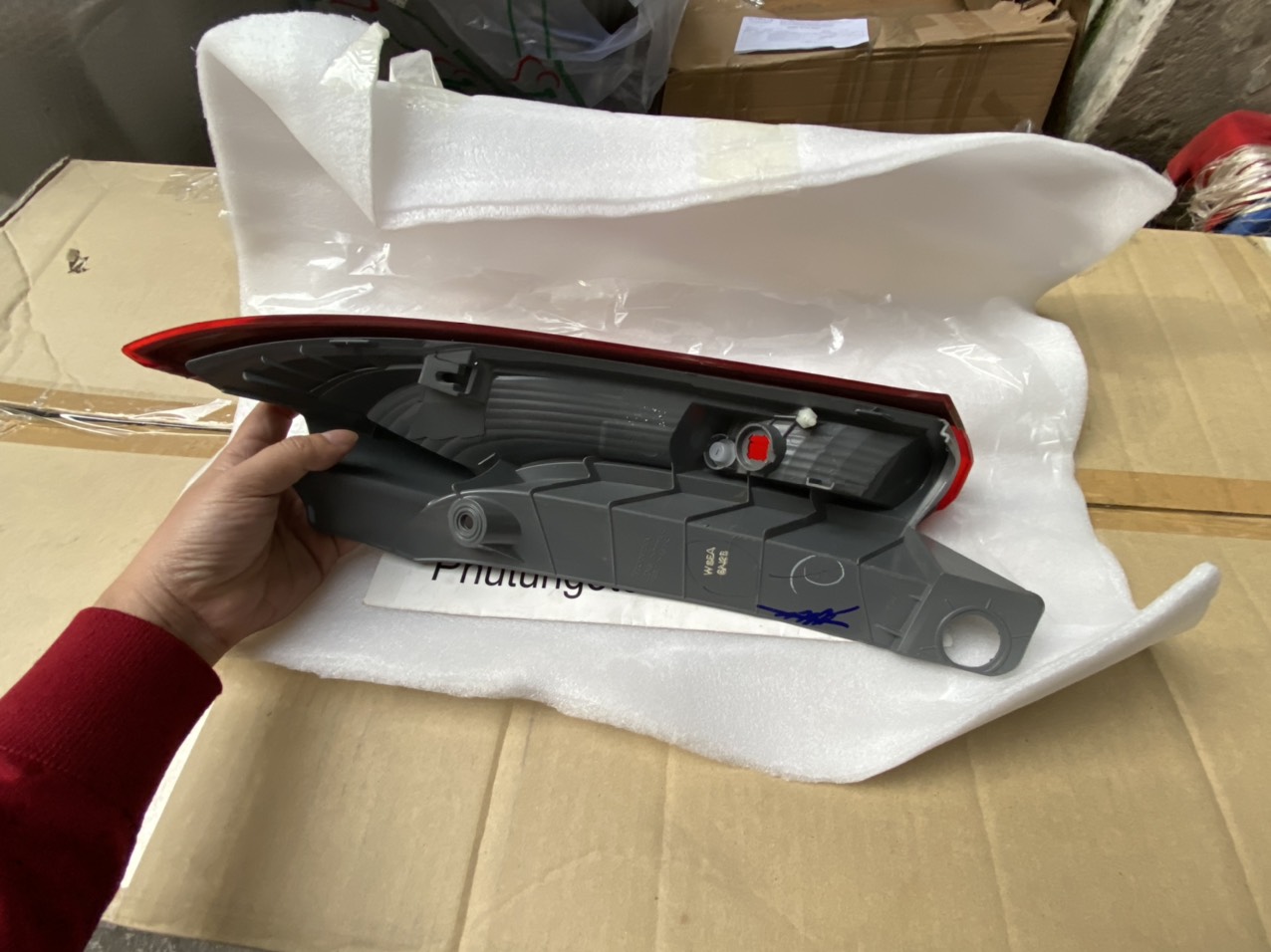 Đèn hậu miếng trên xe Honda CRV 2016-2017